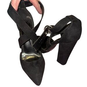 Women’s Forever 21 black heels